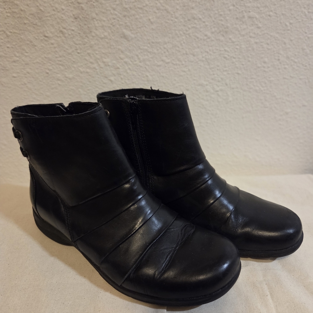 Clarks genuine leather black bootie